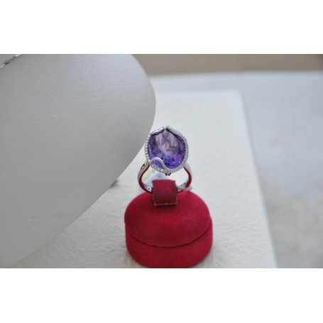 RING 18 K GOLD 4,7gr WITH AMETHYST 11,37 CT AND DIAMONDS 0,30 CT